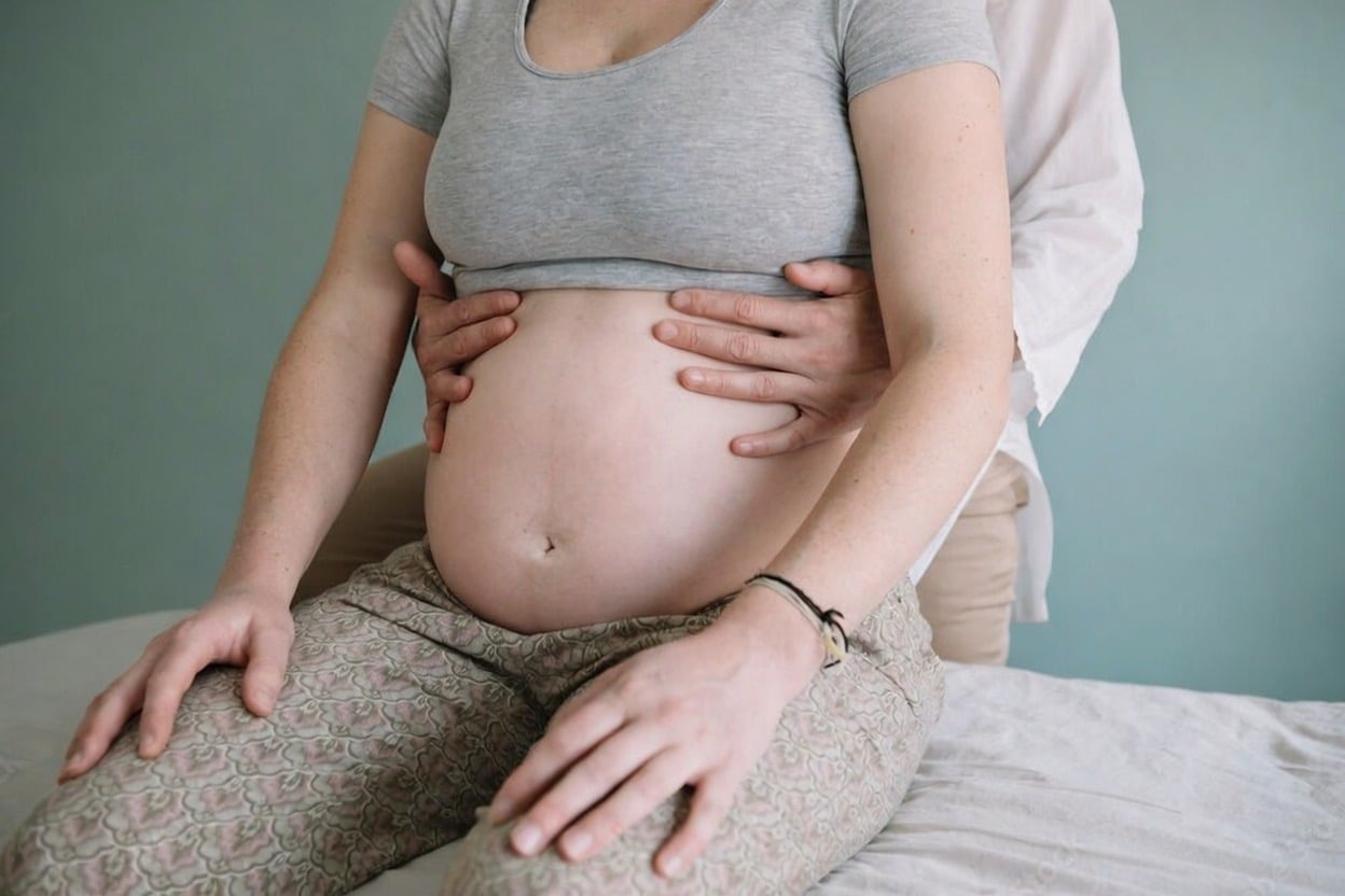 Ostéopathe spécialisé femme enceinte grossesse La Chevrolière